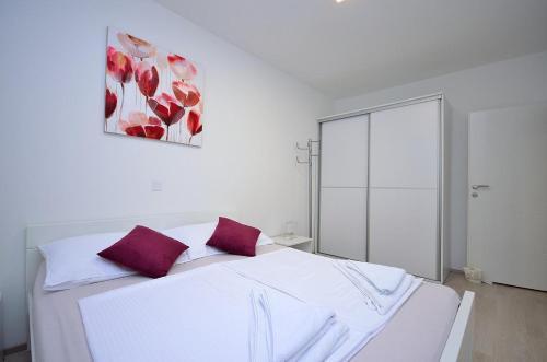 Apartment Tribunj 16884b