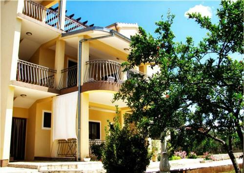 Apartment Ivica - 300 M From Sea