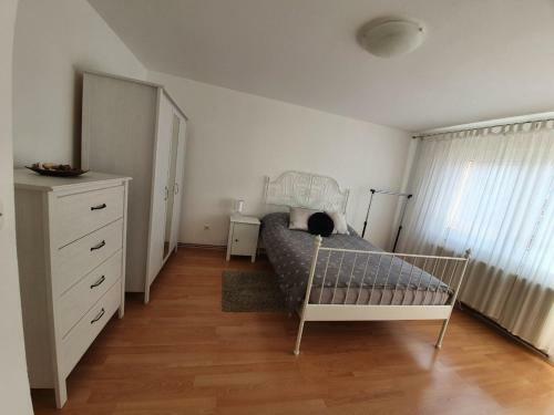 Apartment Tibbi