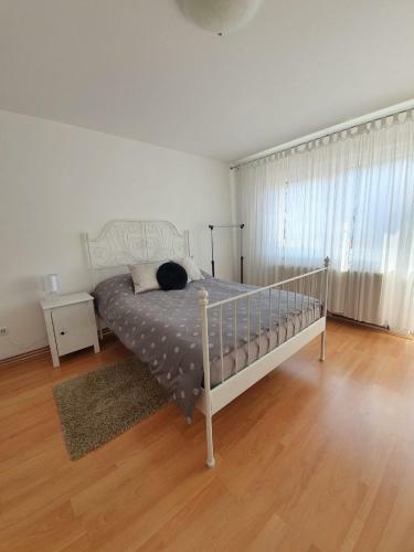 Apartment Tibbi