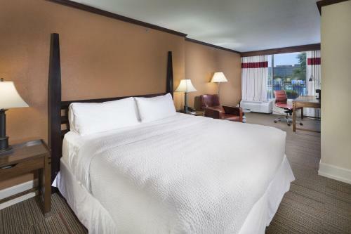 Hotel Four Points By Sheraton Kansas City Airport