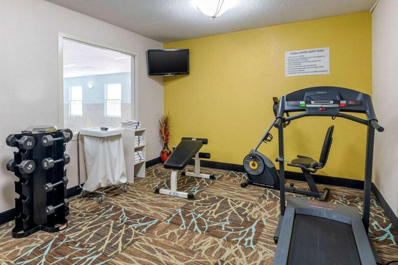 Hotel Quality Suites Airport Kansas City
