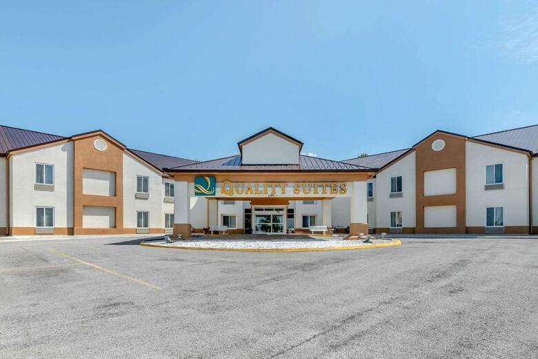 Hotel Quality Suites Airport Kansas City