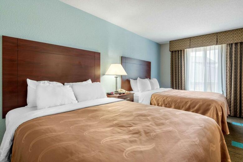 Hotel Quality Suites Airport Kansas City