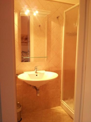 Hostal Luconi Affittacamere