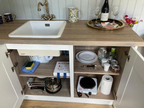 Lodge Lilac Hut Shepherds Hut