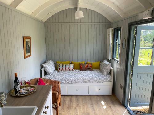 Lodge Lilac Hut Shepherds Hut