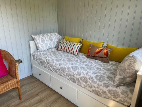 Lodge Lilac Hut Shepherds Hut