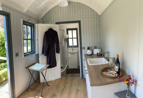 Lodge Lilac Hut Shepherds Hut