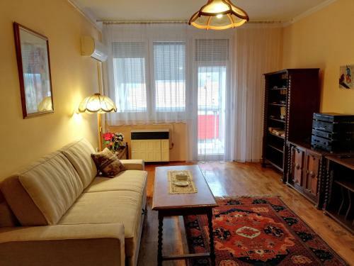 Ifjus�g 68 Apartman