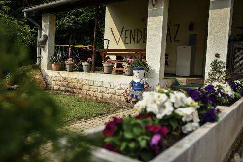 Hostal Marika Vend�gh�za