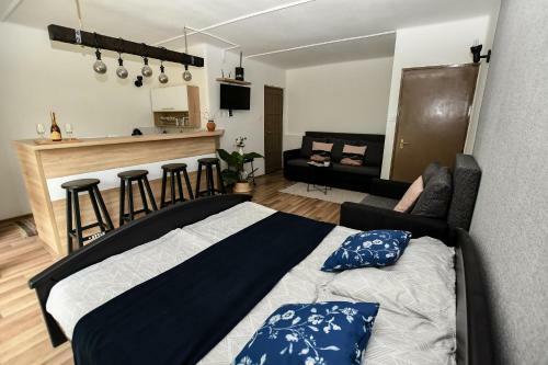 Hostal Marika Vend�gh�za