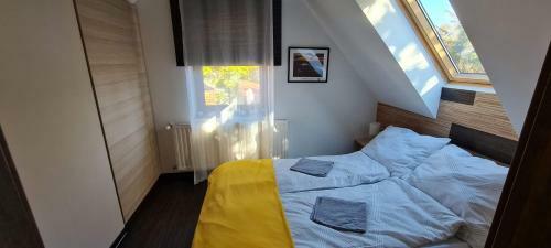 B48 Duplex