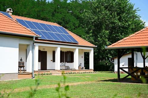 Csal�dka Apartman