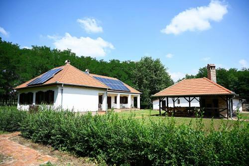 Csal�dka Apartman
