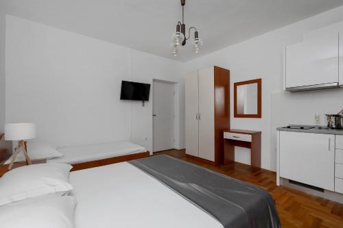 Apartments ?obrni?