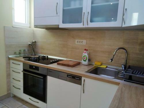 Apartments Lali? - A Spacious Three Bedroom Apartment With A Sea View