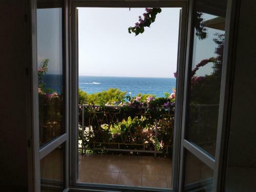 Apartments Lali? - A Spacious Three Bedroom Apartment With A Sea View