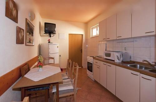 Apartment In Tucepi With Terrace, Air Conditioning, Wifi 3674-2