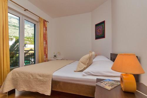 Apartments Ela Tucepi