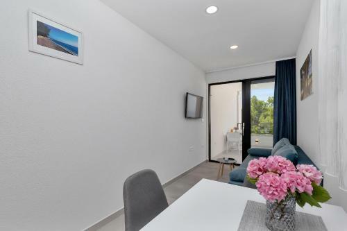 Central Beach Apartments