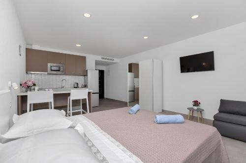 Central Beach Apartments