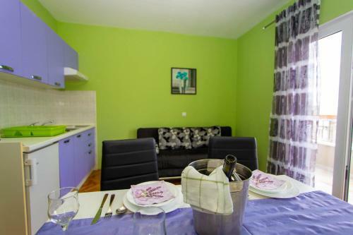 Apartmani Maja