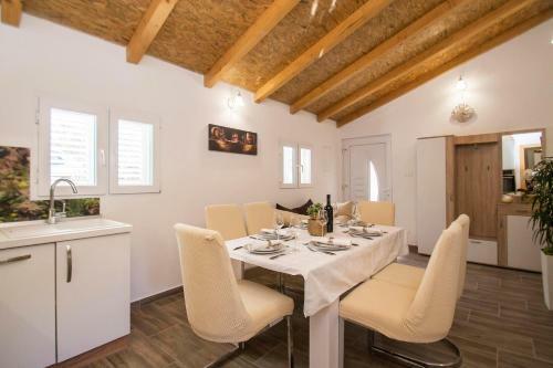 Eco Friendly Cottage Maja