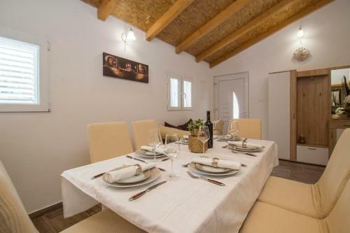 Eco Friendly Cottage Maja