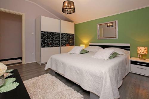 Apartment Ambroz