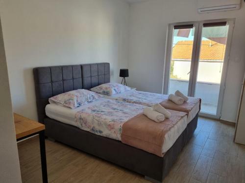 Hostal Rooms & Apartments Mirakul