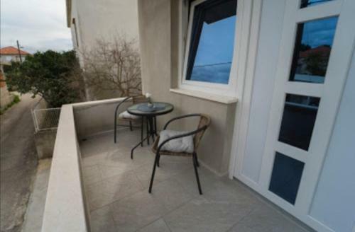Hostal Rooms & Apartments Mirakul