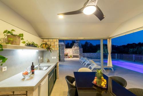 Villa Barbara - Olive Paradise, With Chlorine-free Pool