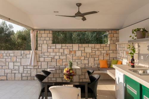 Villa Barbara - Olive Paradise, With Chlorine-free Pool