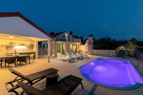 Villa Barbara - Olive Paradise, With Chlorine-free Pool