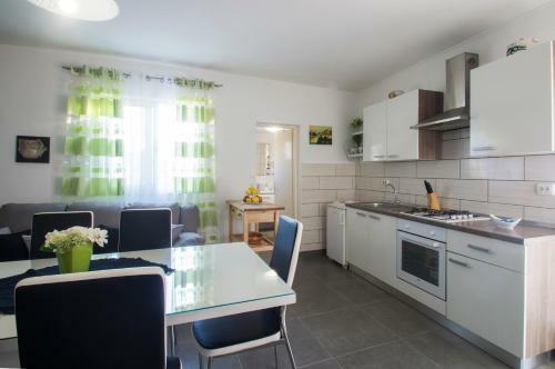 Holiday House Roza