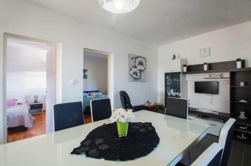 Holiday House Roza