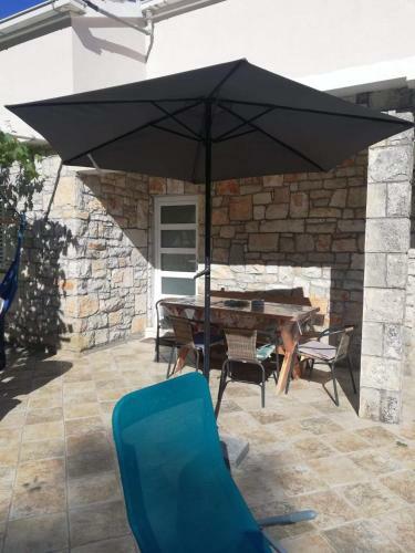 Tina's Holiday House