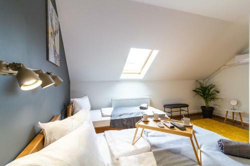 Hostal Airport K�roly Centr�l