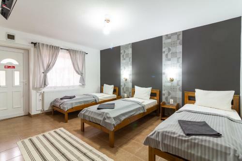 Hostal Airport K�roly Centr�l