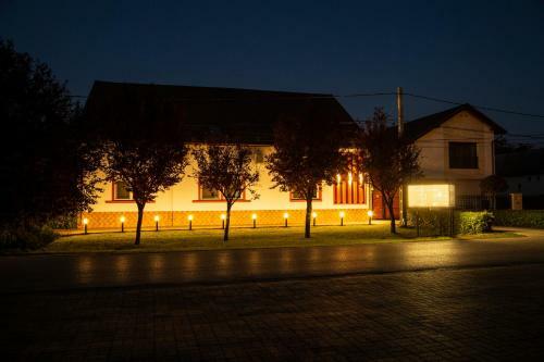 Hostal Airport K�roly Centr�l