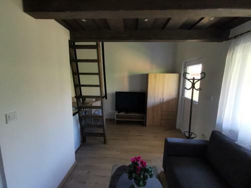 Vali N�ni Kif?zde �s Apartman