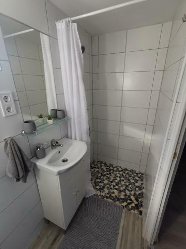 Vali N�ni Kif?zde �s Apartman