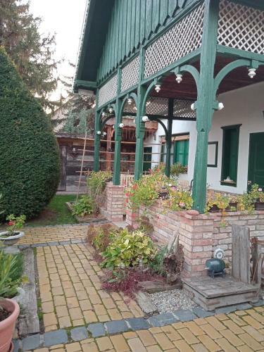 Veranda Vend�gh�z