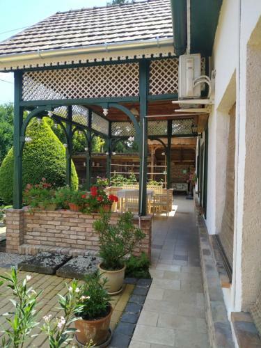 Veranda Vend�gh�z
