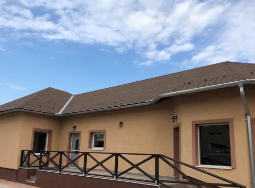 Apartamento Budapest Airport , Accommodation In Vecs�s