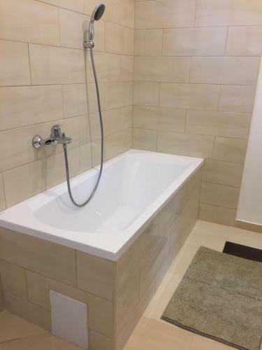 Apartamento Budapest Airport , Accommodation In Vecs�s