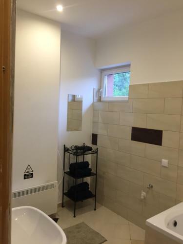 Apartamento Budapest Airport , Accommodation In Vecs�s