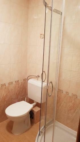 Hostal F?cz�ny Pince �s Vend�gh�z