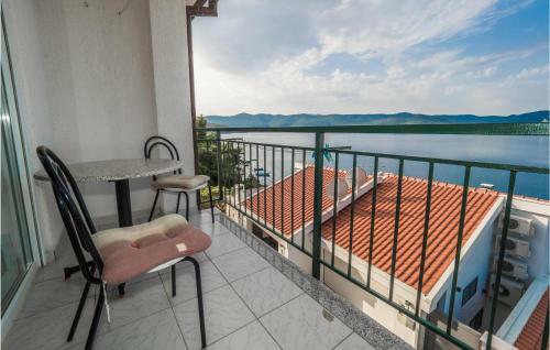 Beautiful Apartment In Klek With